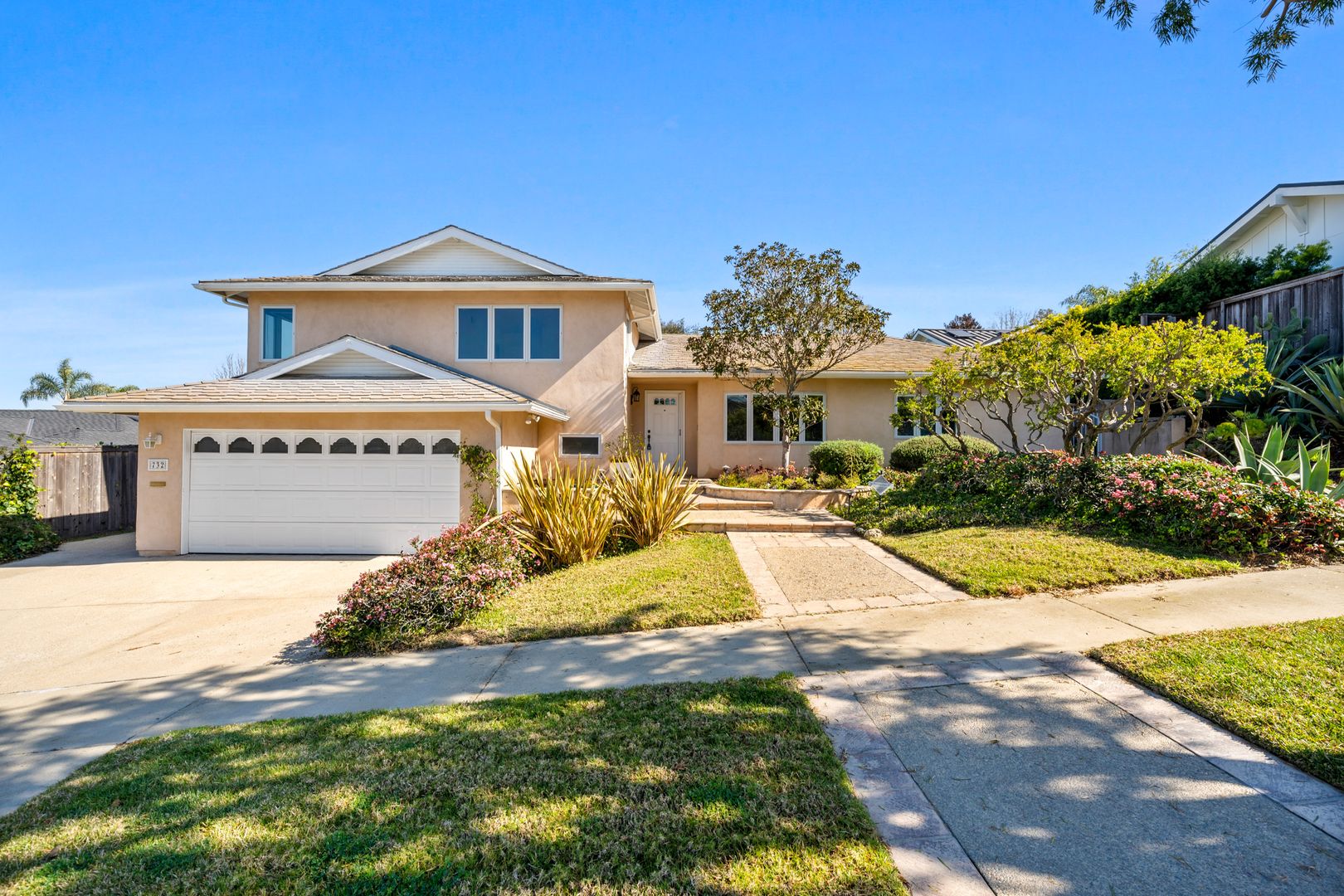 Newport Beach House: 732 Bison Ave.
