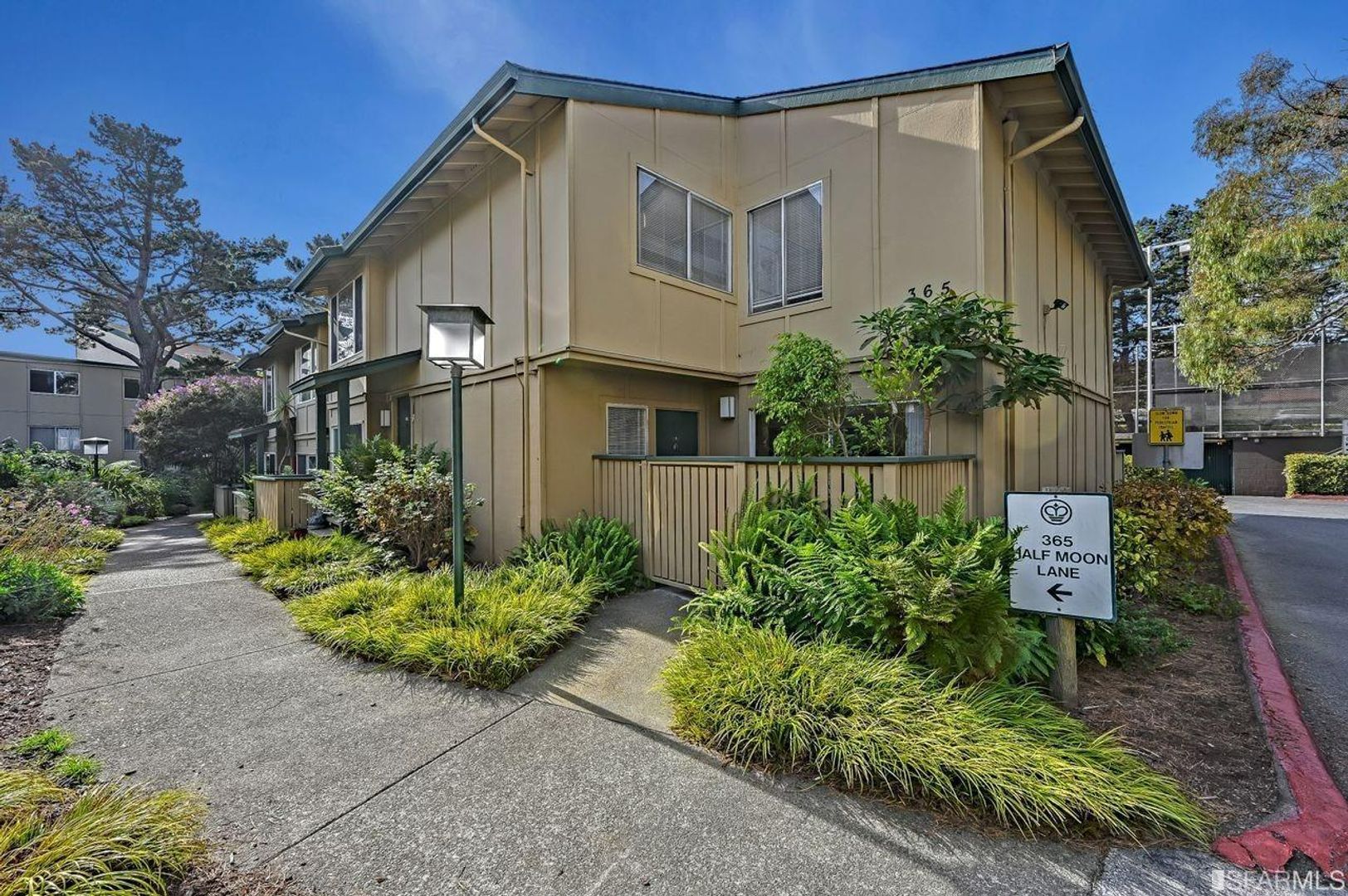 Daly City Townhome: 365 Half Moon Lane #7