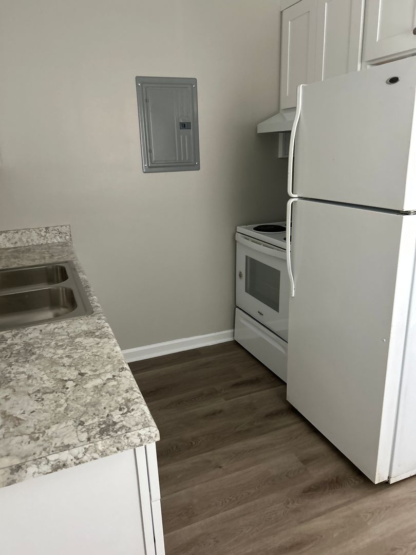 Winston Salem Apartment: 803-807-811 Utah Dr.