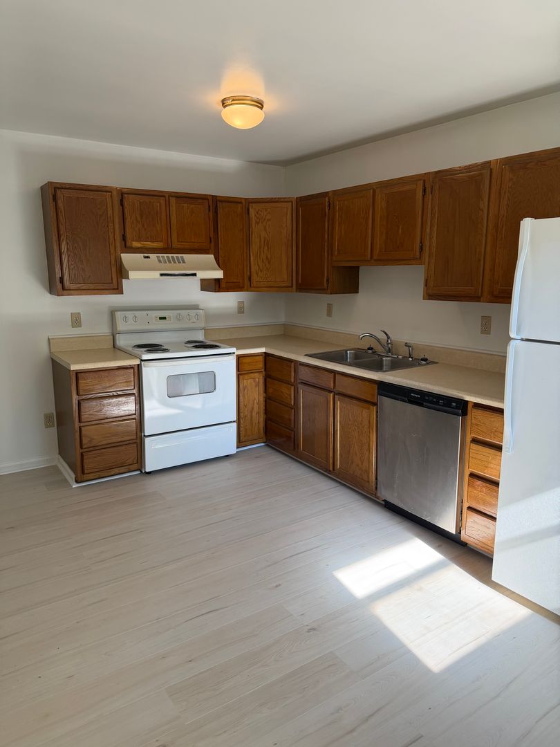 Winston-Salem Apartment: 1201 Victoria St