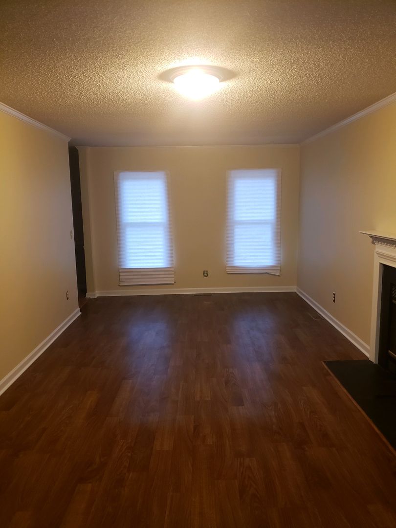 WINSTON-SALEM House: 4815 LEINBACH DRIVE