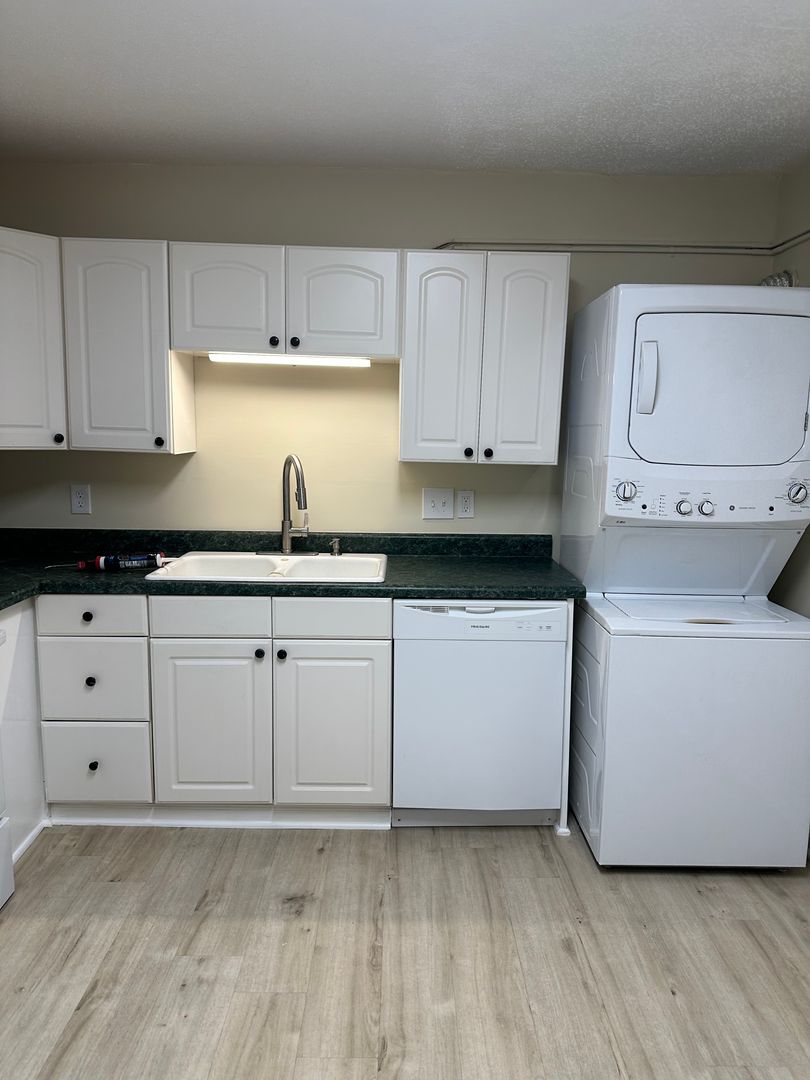 WINSTON-SALEM Apartment: 1316 FORSYTH ST