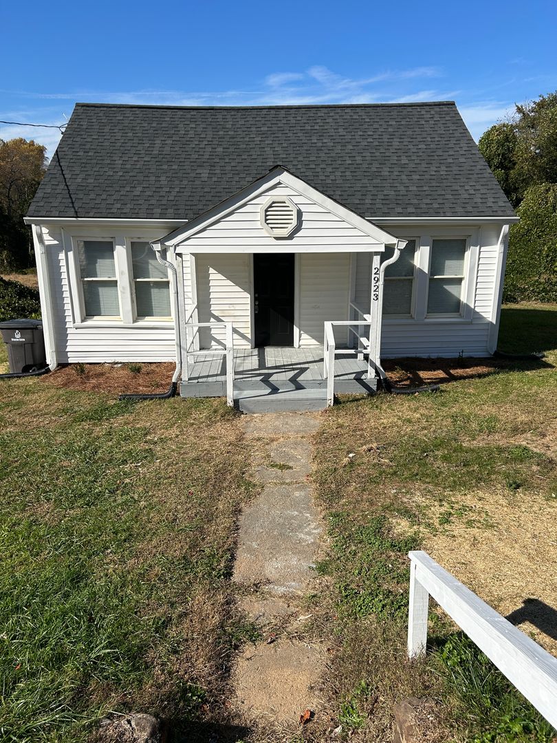 WINSTON-SALEM House: 2923 OLD GREENSBORO ROAD