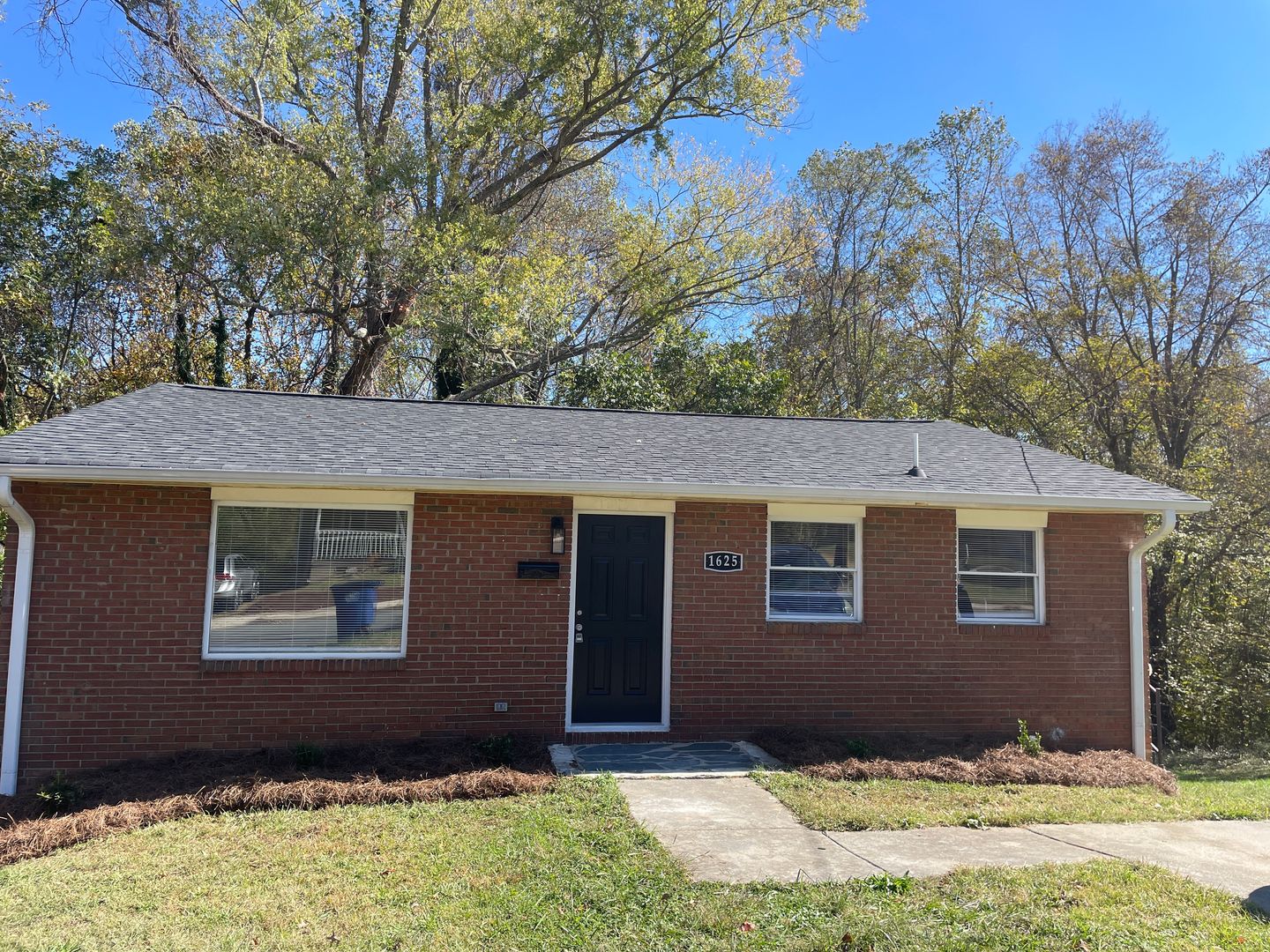 WINSTON-SALEM House: 1625 EMERALD STREET