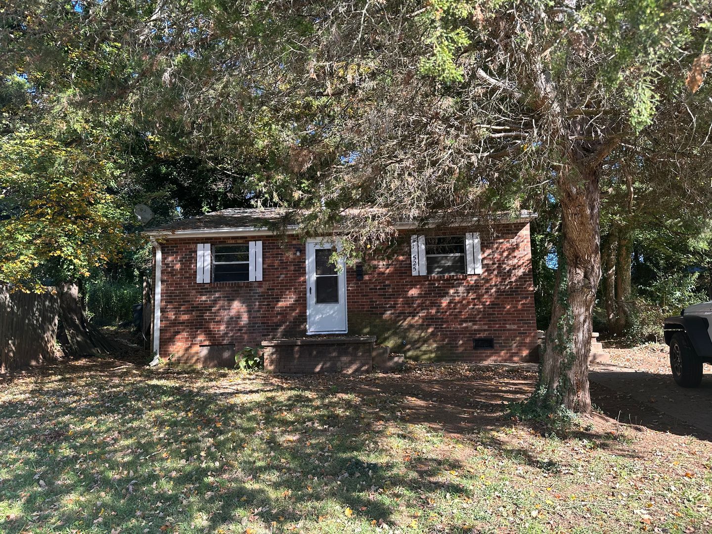 WINSTON SALEM House: 525 Graham Ave