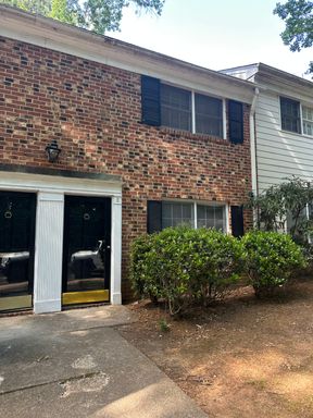 2 Bedroom/ 2 1/2 Bath Condo In Georgetown – photo 1