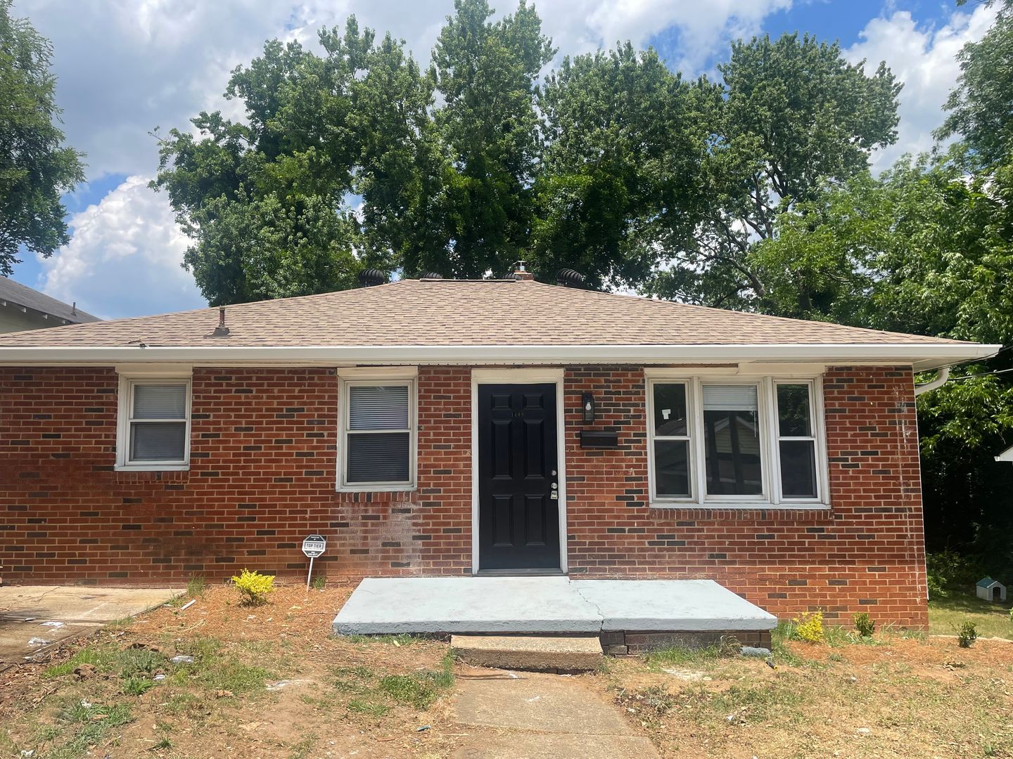 WINSTON-SALEM House: 1409 NE 21st STREET