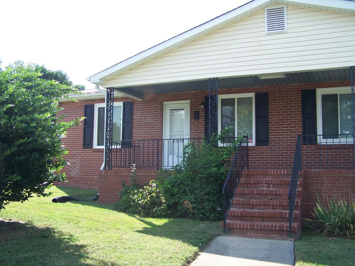 Winston-Salem House: 1506, 1508 Locust Ave. - 1506 Locust Ave.
