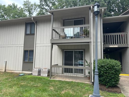 First level 1 bedroom/1 bath Condo available to call home! – photo 1
