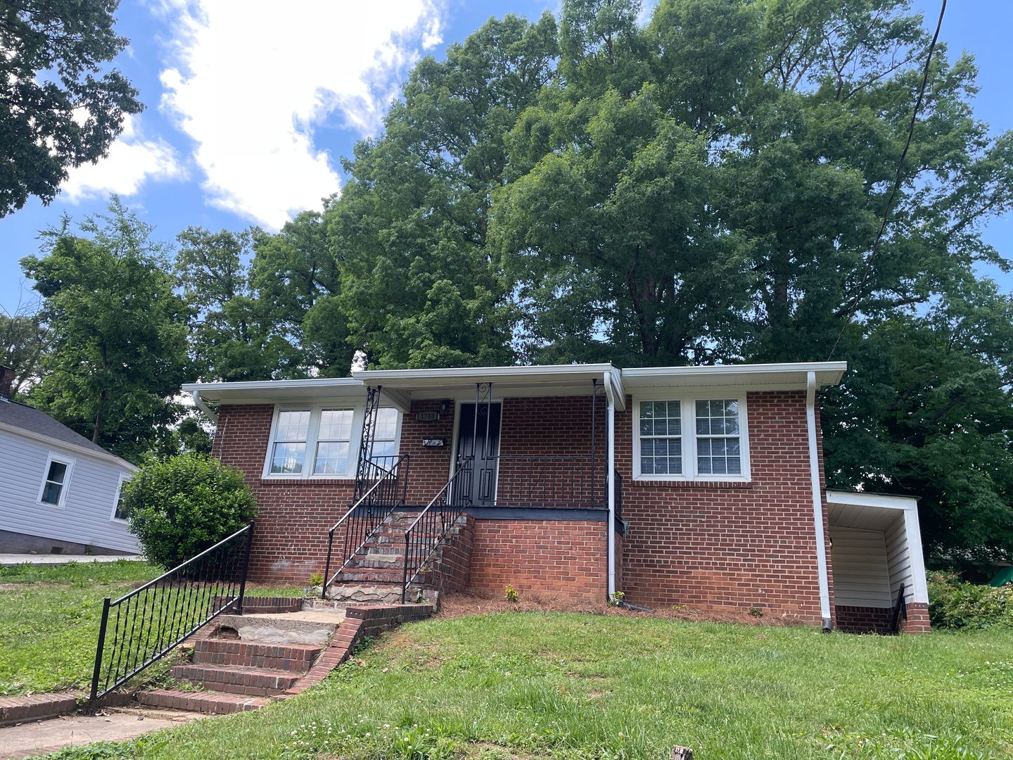 WINSTON-SALEM House: 1710 N GRAY AVENUE