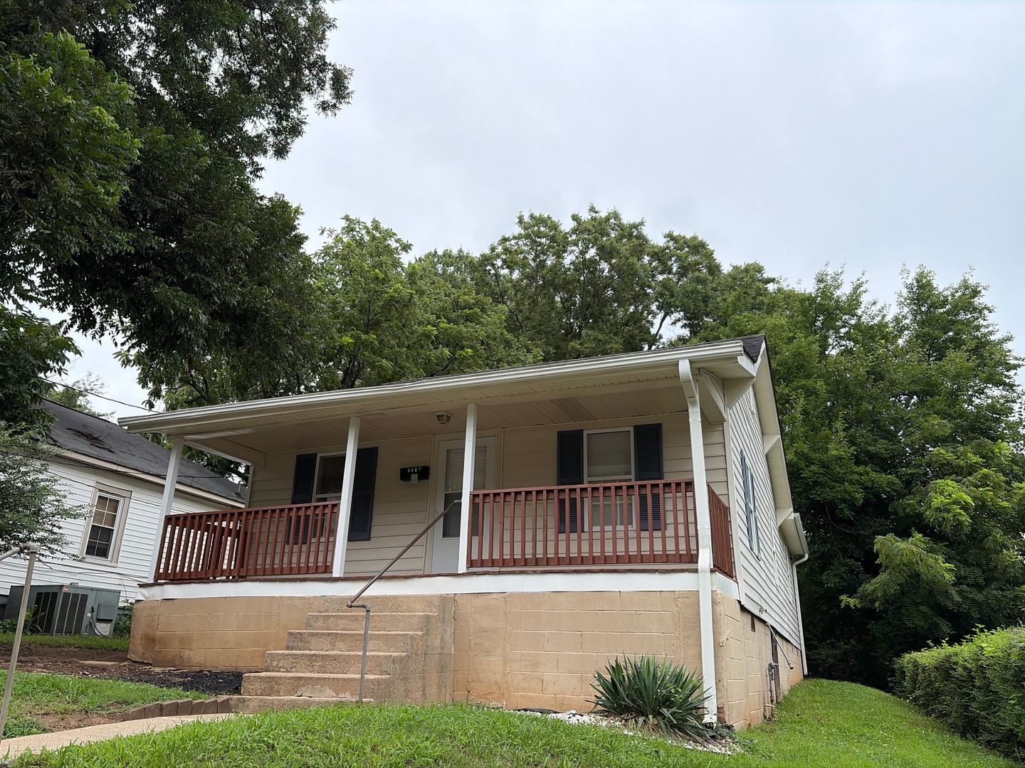 WINSTON-SALEM House: 348 DIXIE BROADWAY