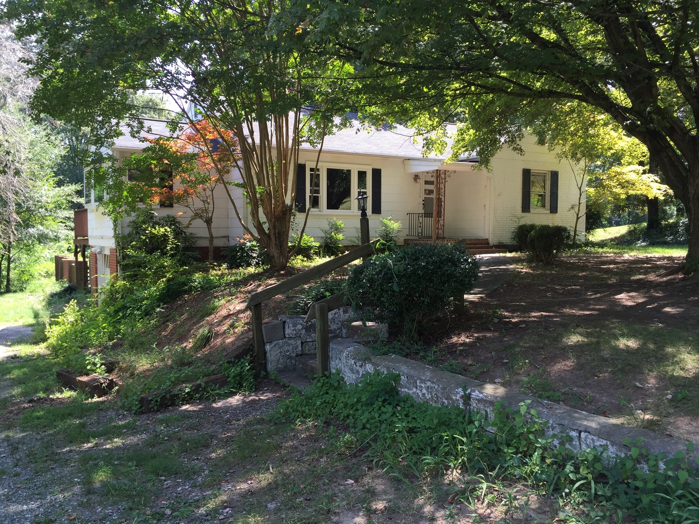 Winston-Salem House: 1226 Pleasant View Dr.