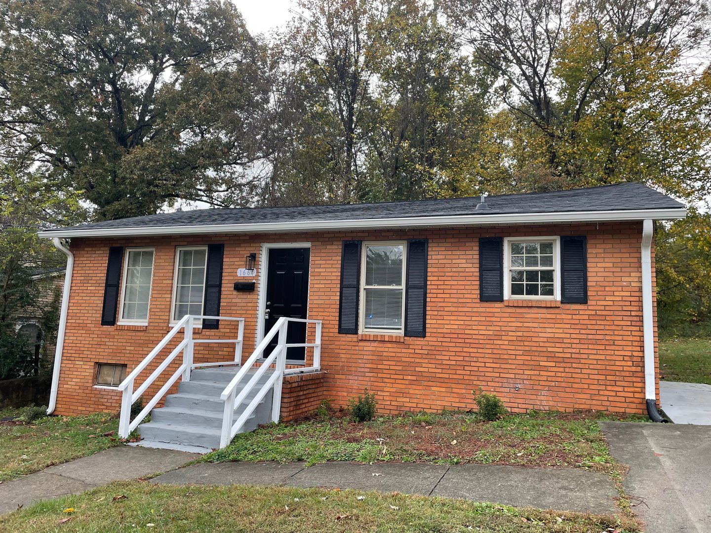 WINSTON-SALEM House: 1664 NE TWENTY-SECOND STREET