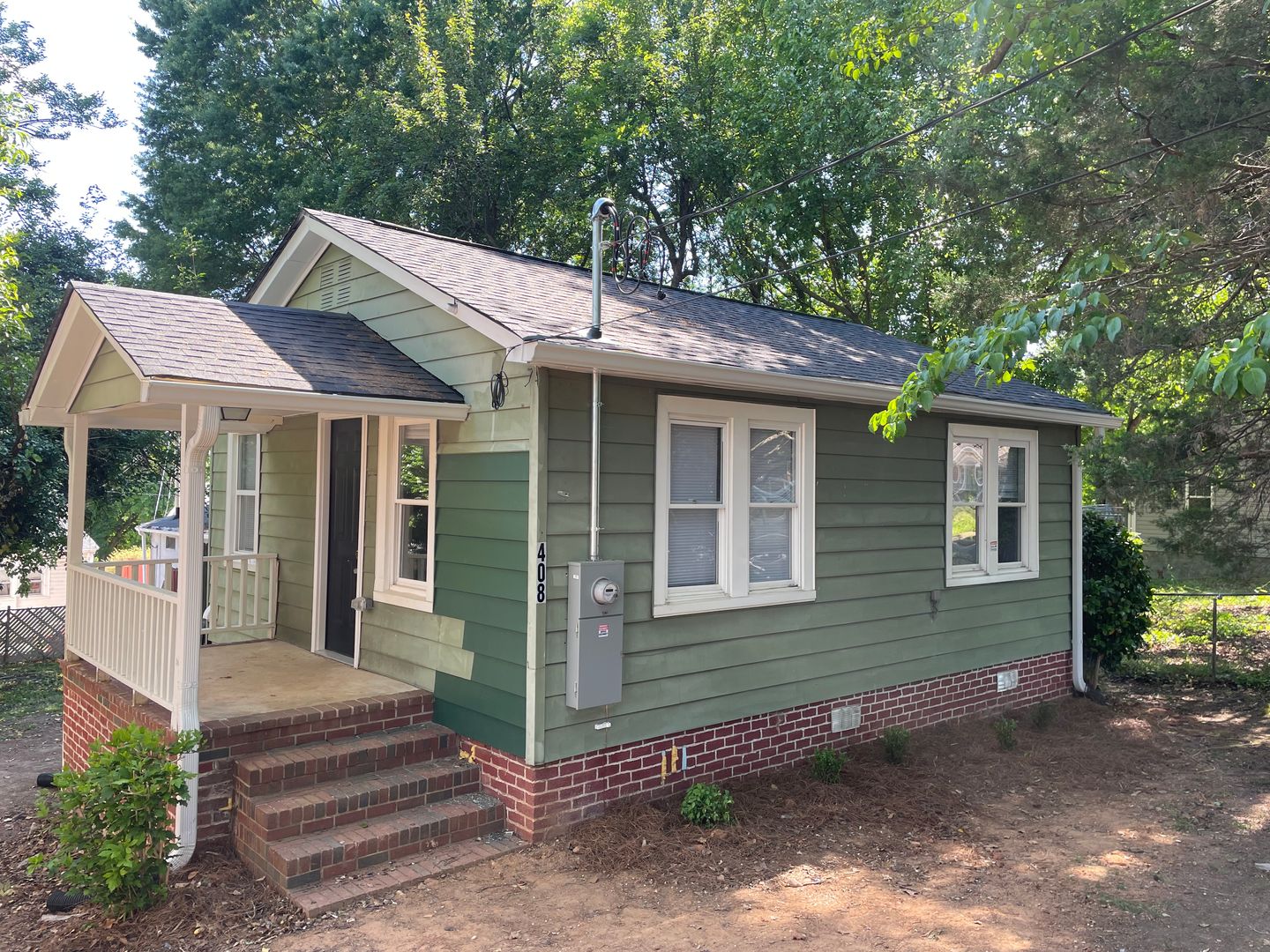 WINSTON-SALEM House: 408 W 24-1/2 STREET