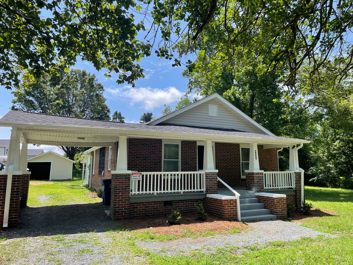 WINSTON-SALEM House: 4943 DORIS STREET