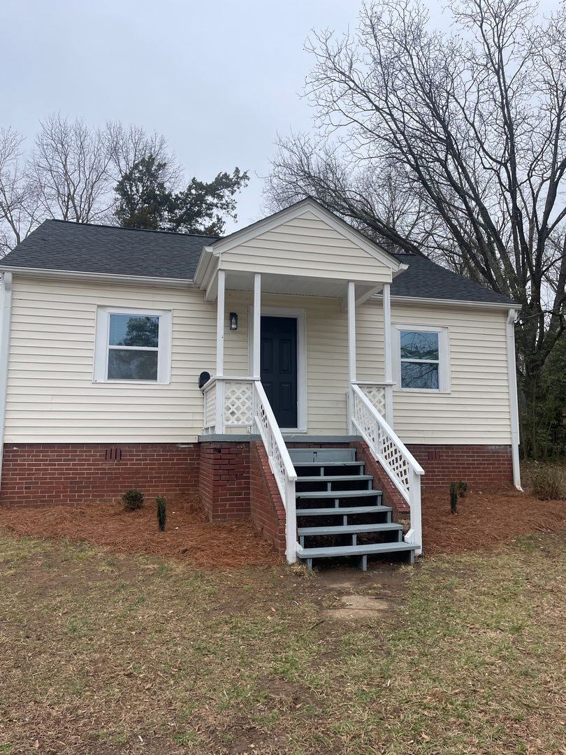 WINSTON-SALEM House: 715 NEWTON STREET