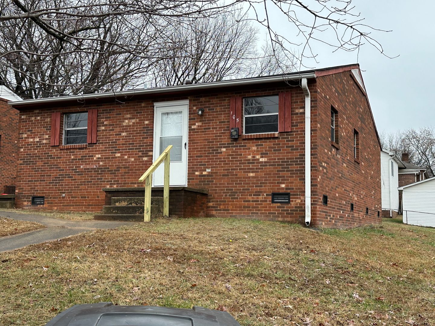 WINSTON-SALEM House: 105 N CLEVELAND AVE