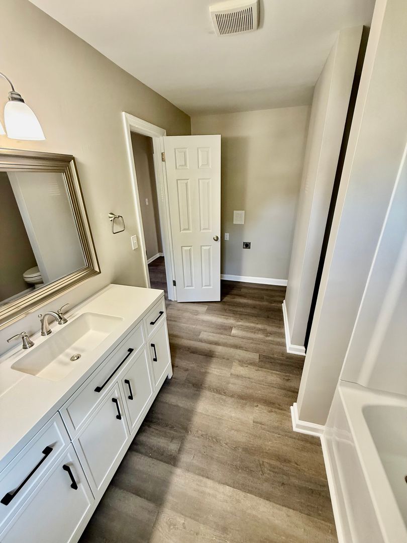 WINSTON-SALEM House: 3910 HARWOOD STREET