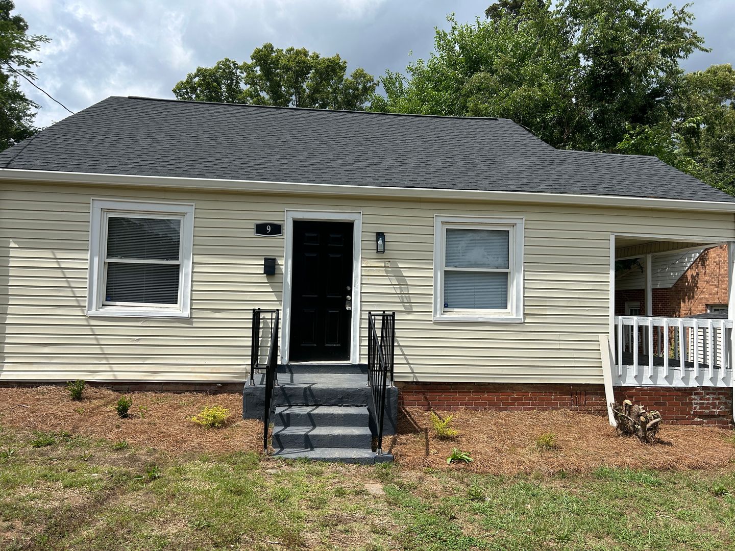 WINSTON-SALEM House: 9 NE 30TH STREET
