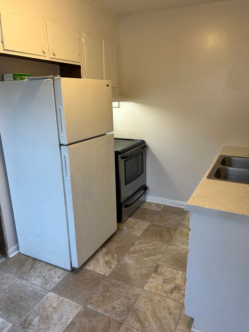 WINSTON-SALEM Apartment: 4229 BROWNSBORO ROAD - 1