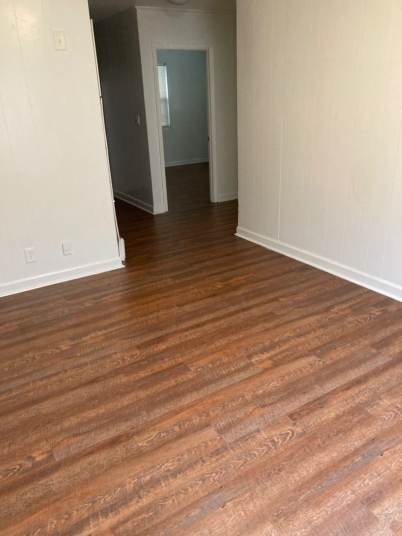 WINSTON-SALEM Apartment: 1715 GRAHAM COURT