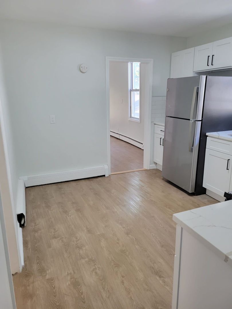 Bayonne Apartment: 102 Evergreen Street