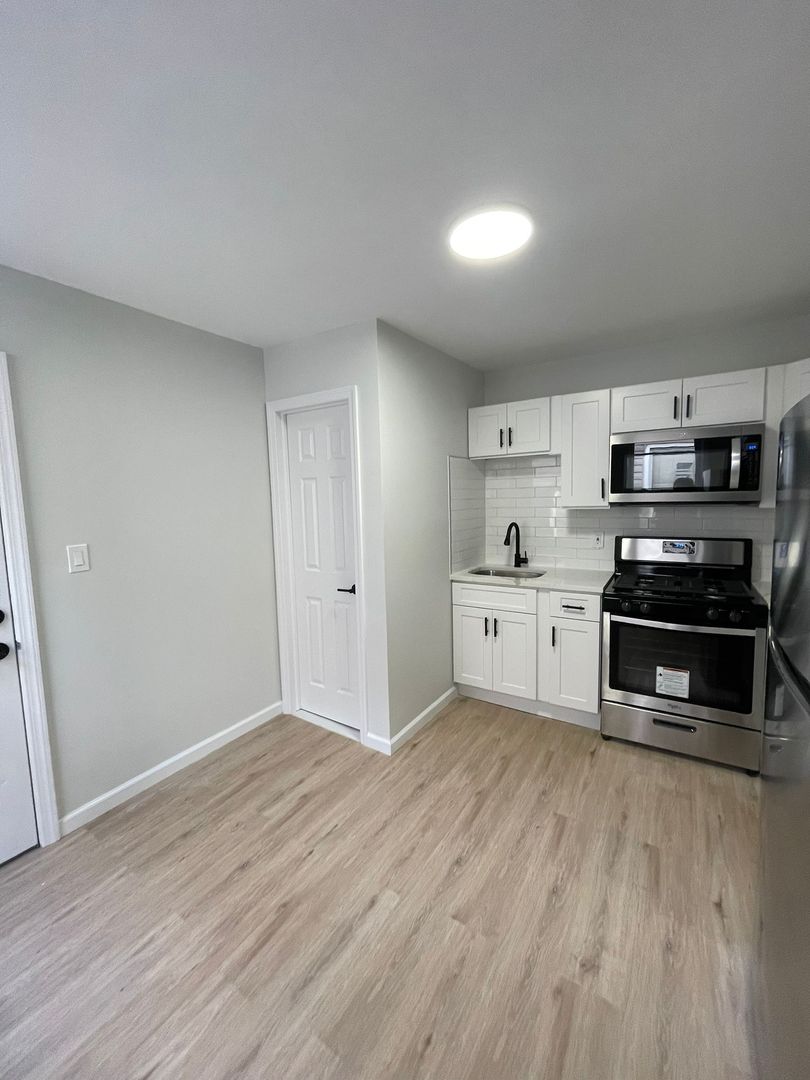 Bayonne Apartment: 575 JFK Boulevard