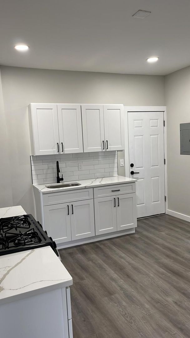 Bayonne Apartment: 575 JFK Boulevard