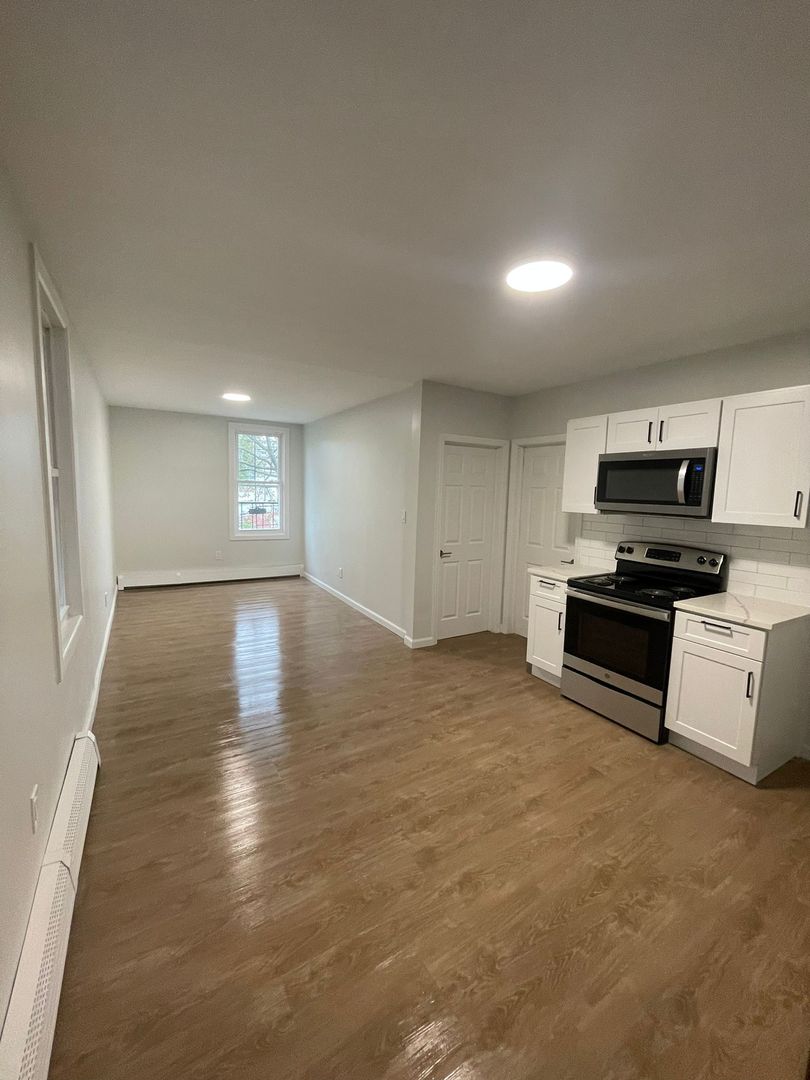 Bayonne Apartment: 575 JFK Boulevard