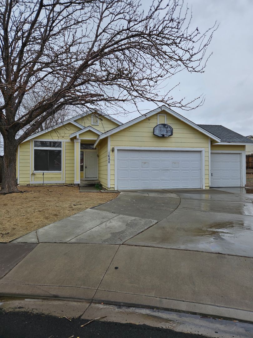 Fernley House: 1688 Johns Circle