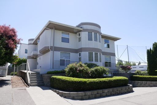 Stunning - One-of-a-Kind Duplex - 2 Bedrooms + Office - Yard - Extra Large Garage Parking Space – photo 1