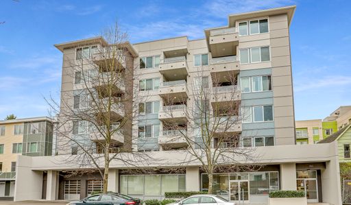 Large - South Facing - Corner Unit - 2 Bedroom - 2 Bathroom - Located in the Heart of Ballard – photo 1