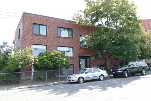 Beautifully Remodeled - 2 Bedroom, 1 Bathroom -Controlled Entry - Located on top of Queen Anne – photo 1