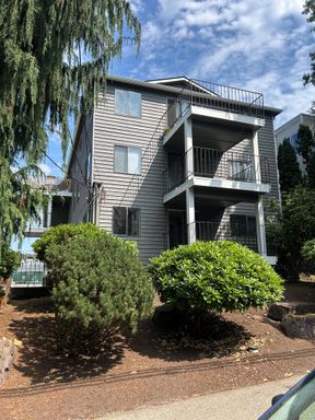1 Bedroom Magnolia Apartment with Large Private Deck – photo 1