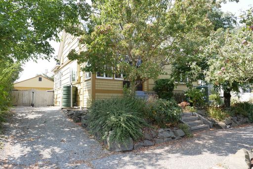 Stunning - 5 Bedroom - 3 Bathroom - Ballard Home – photo 1