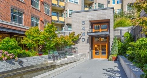 Top Floor - Corner Unit - 2 Bedroom, 2 Bathroom - Canal Station Condo – photo 1