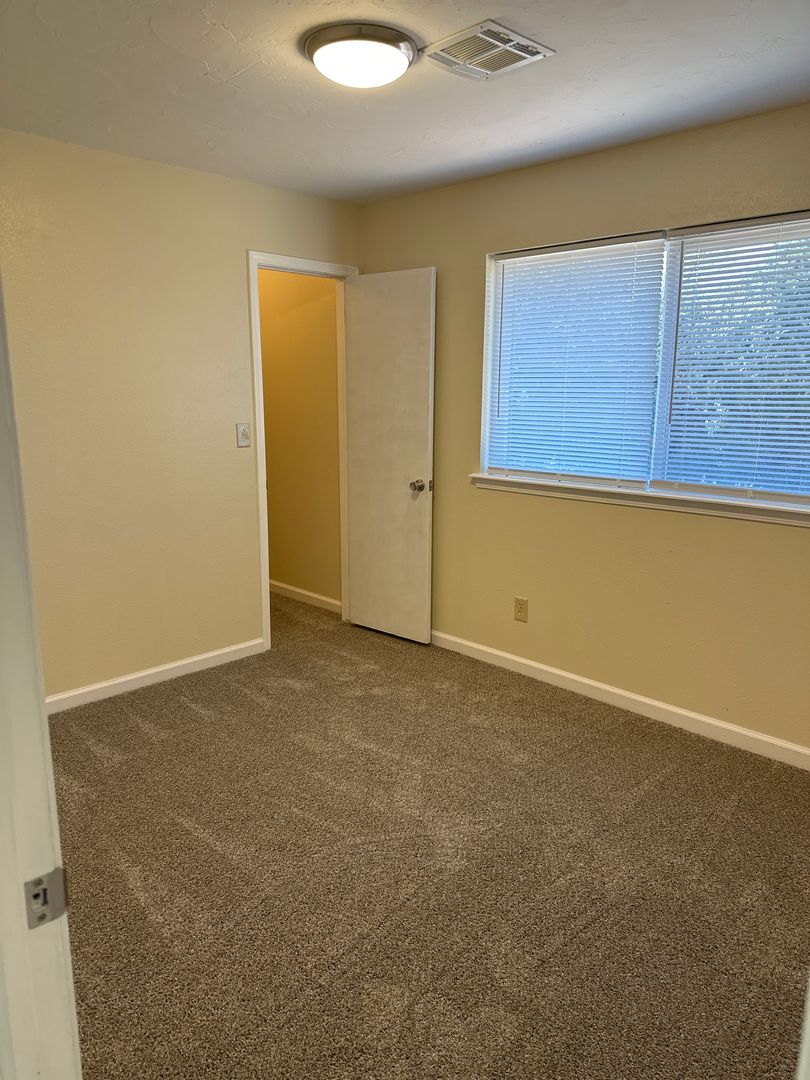 Country Grove Apartments 12 of 12