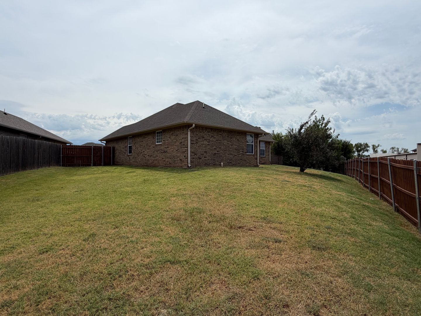4428 Peachtree Dr. 3 of 12