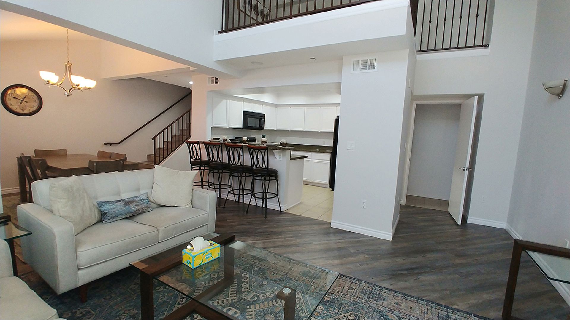 Granada Hills Apartment: 11541 Blucher Ave