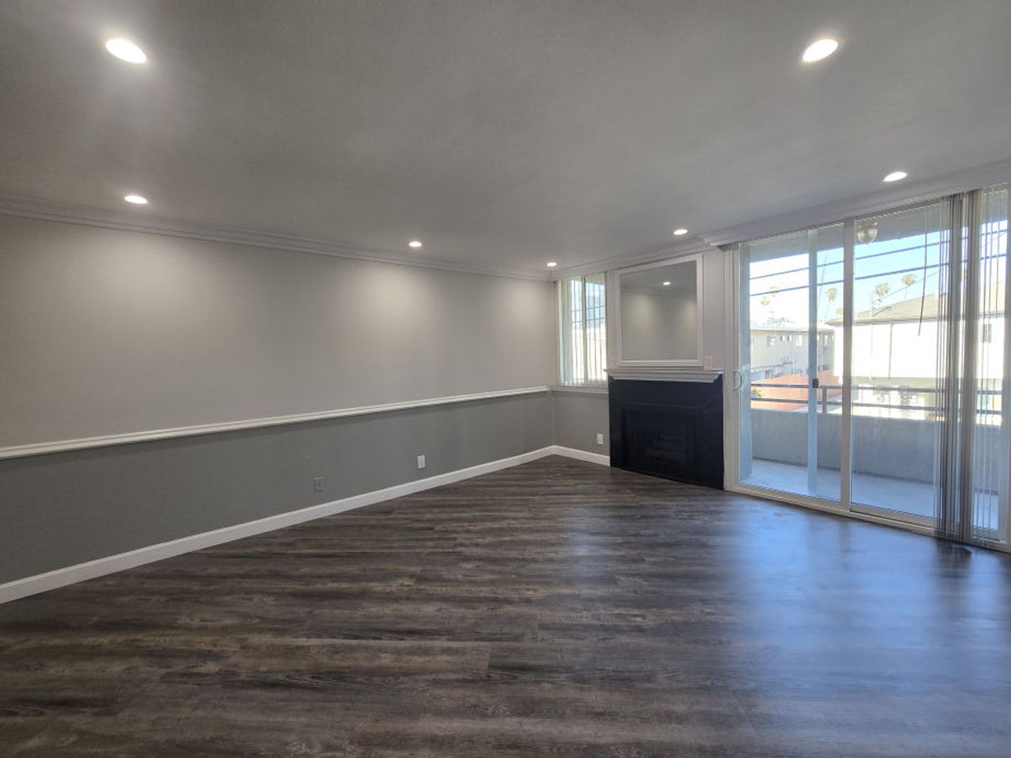 Hollywood Apartment: 940 N. Ardmore Ave.