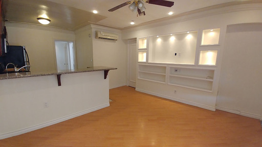 Top floor Deluxe 1 Br Apt has Walk-in closet w/built-in organizers, Media center & Granite counters – photo 1