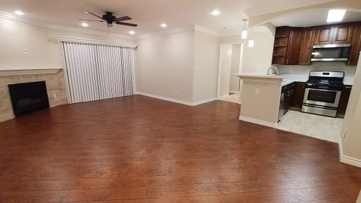 Ultra Deluxe 1 Br has Balcony with storage, wet bar, Washer/Dryer & Quartz counters
