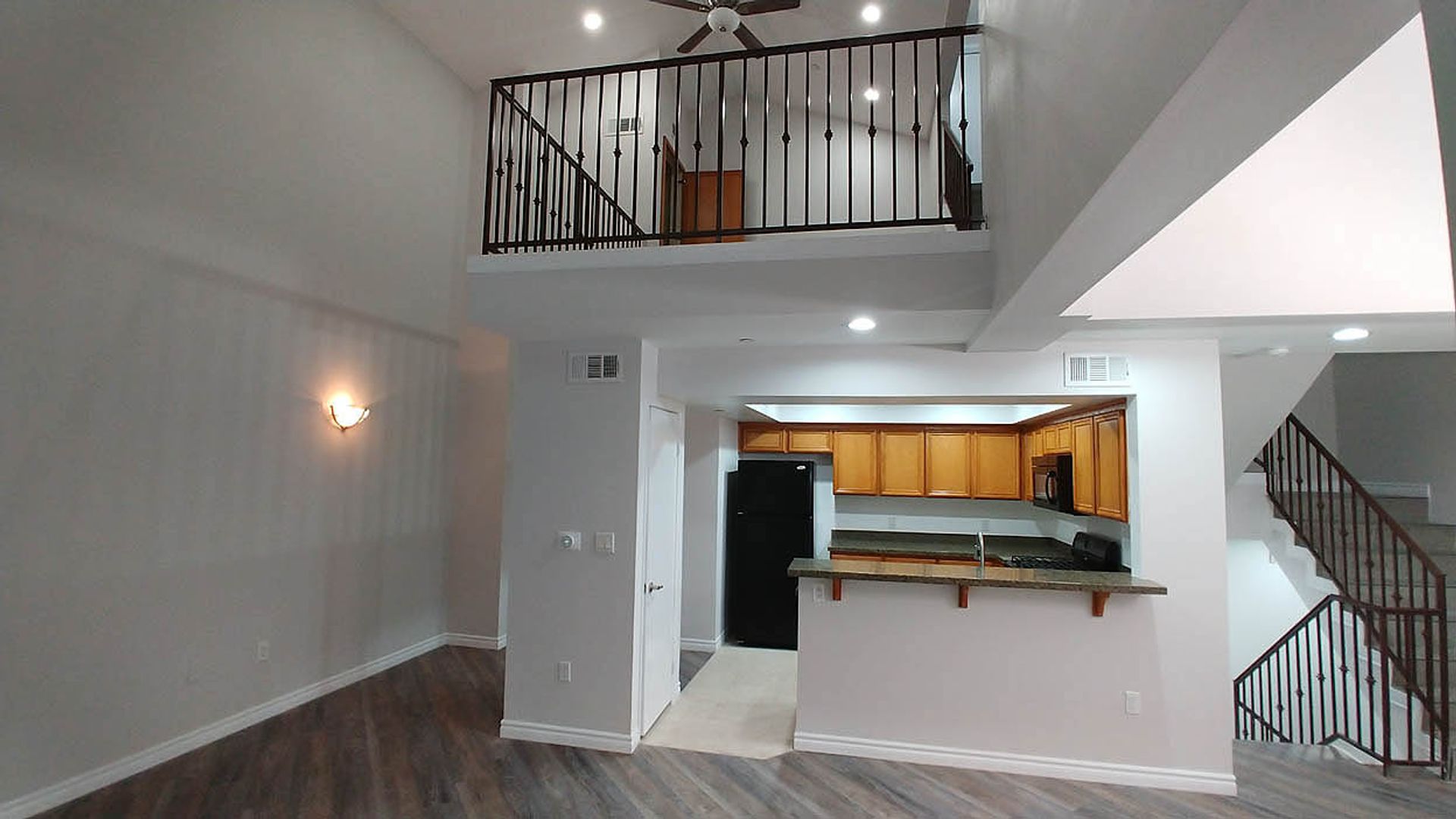 Granada Hills Apartment: 11541 Blucher Ave