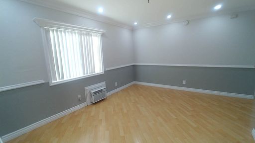 Deluxe 2 Br + 2 Baths Apt with dining area overlooking the courtyard – photo 1