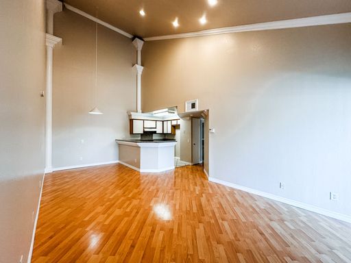 Spacious Deluxe 1 Br. with Balcony & Vaulted Ceiling (Upper floor) - Innsbruck Floorplan