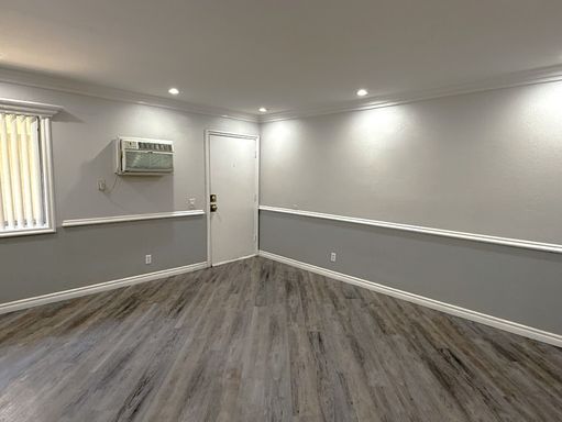 Large and upgraded Apt with Granite adjacent to NoHo's Arts district – photo 1