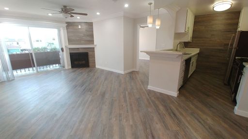 Very Spacious Deluxe Apt has Balcony, Quartz counters, Stainless appliances & Washer/Dryer