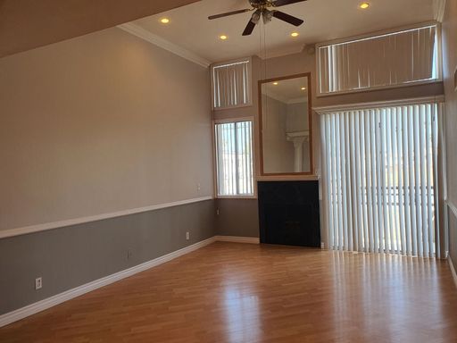 Top floor with Balcony, Fireplace, Vaulted ceiling, View of Downtown L.A. & Washer/Dryer – photo 1