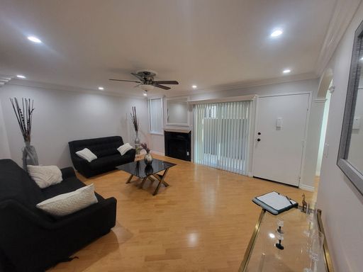 Spacious Deluxe Apt has Fireplace, Private Patio & in-unit laundry – photo 1