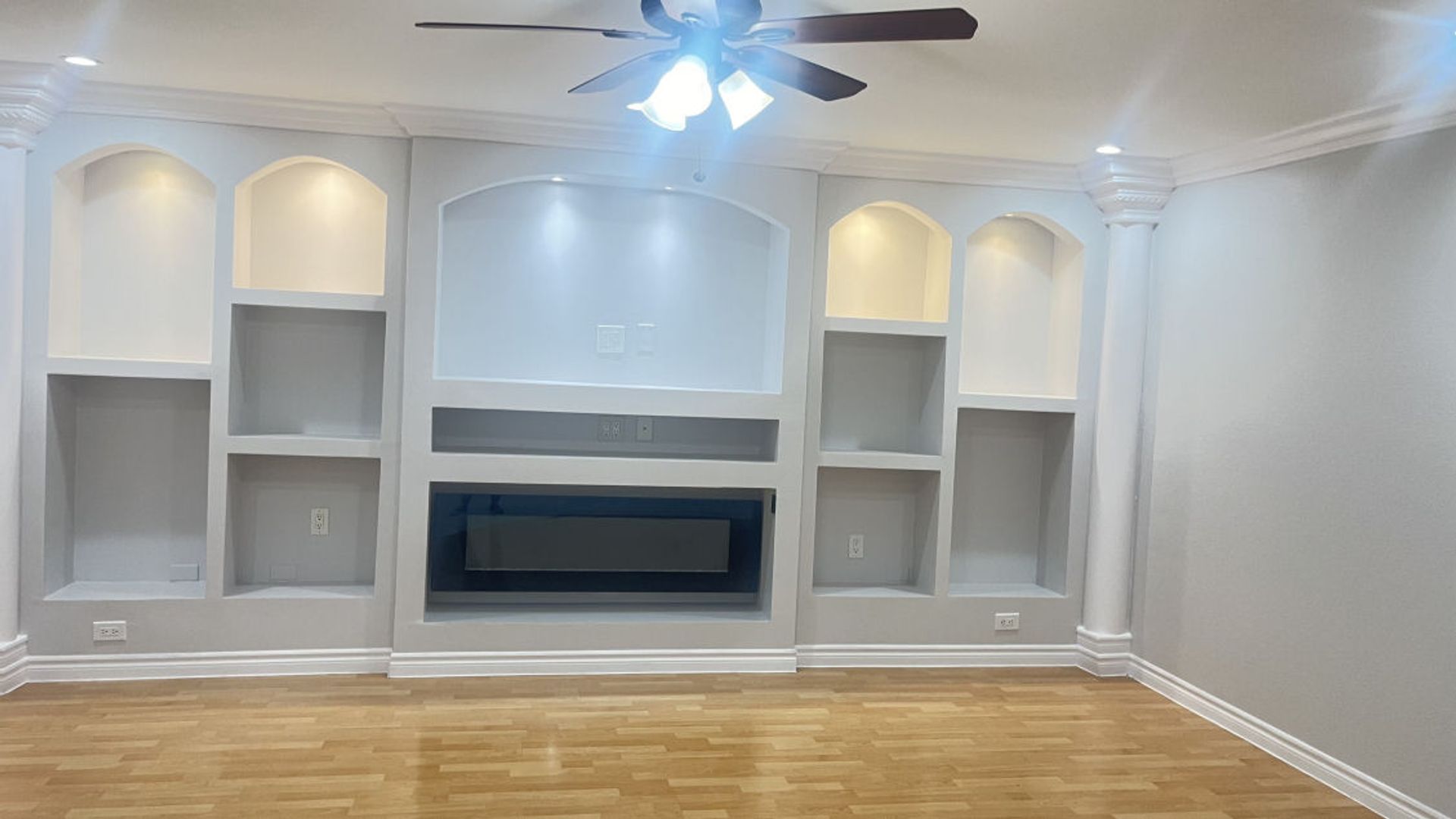 Van Nuys Apartment: 13805 Sherman Way